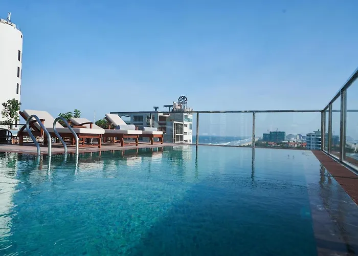 Sofiana My Khe Hotel & Spa- Rooftop Pool Bar
