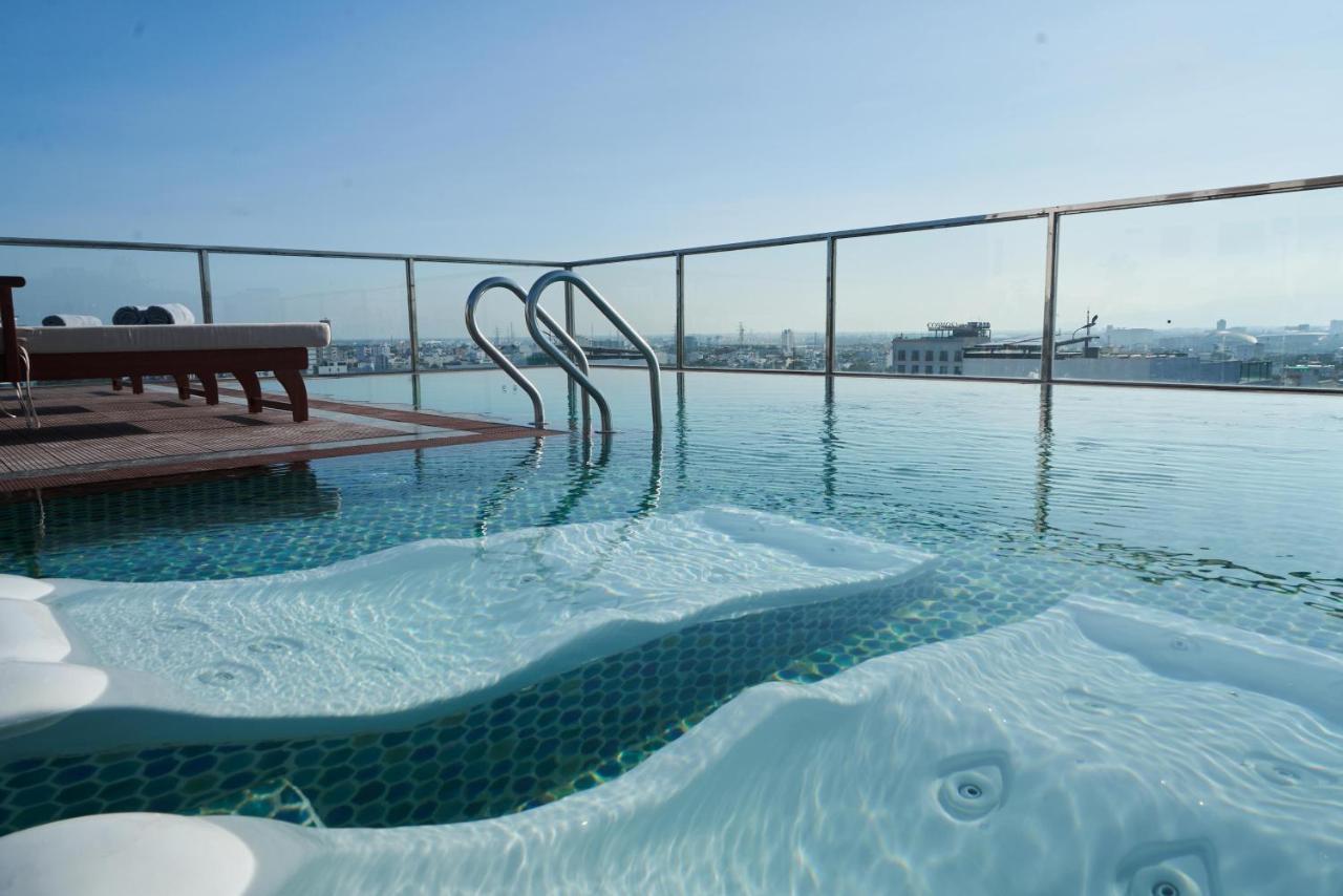 Sofiana My Khe & Spa- Rooftop Pool Bar Отель 4*