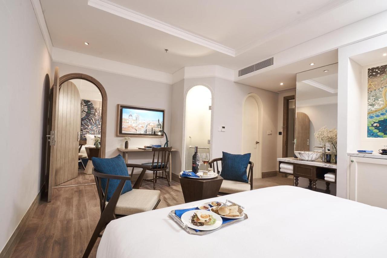 Отель Sofiana My Khe & Spa- Rooftop Pool Bar 4*