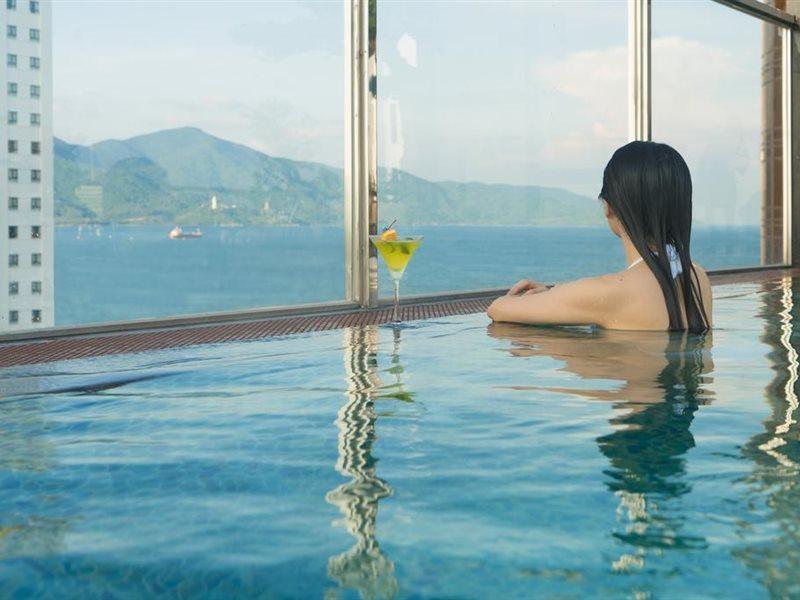 Sofiana My Khe & Spa- Rooftop Pool Bar Дананг